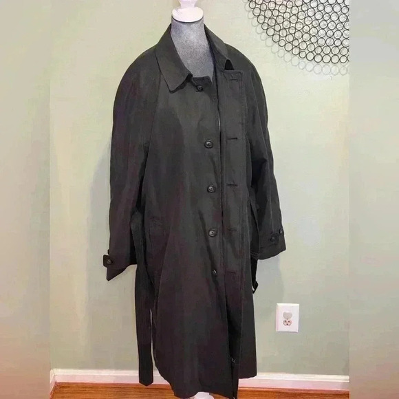 Ralph Lauren - Black lined men’s raincoat. Pockets and zip out liner. Size 40R - Picture 4 of 9